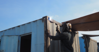 การปรับสภาพตู้คอนเทนเนอร์มือสองก่อนนำไปใช้งาน